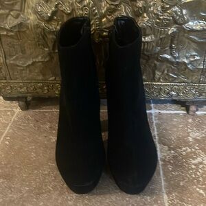 Glaze black platform booties. Size 6